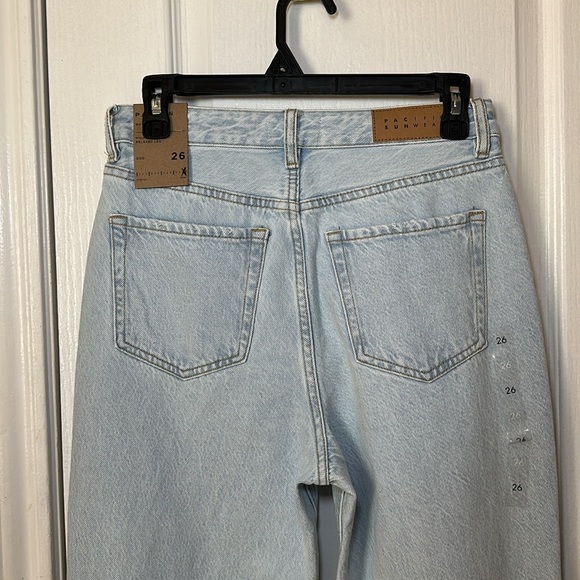 Pacsun women’s 90’s boyfriend high rise‎ relaxed leg size 26 light wash - Picture 6 of 14